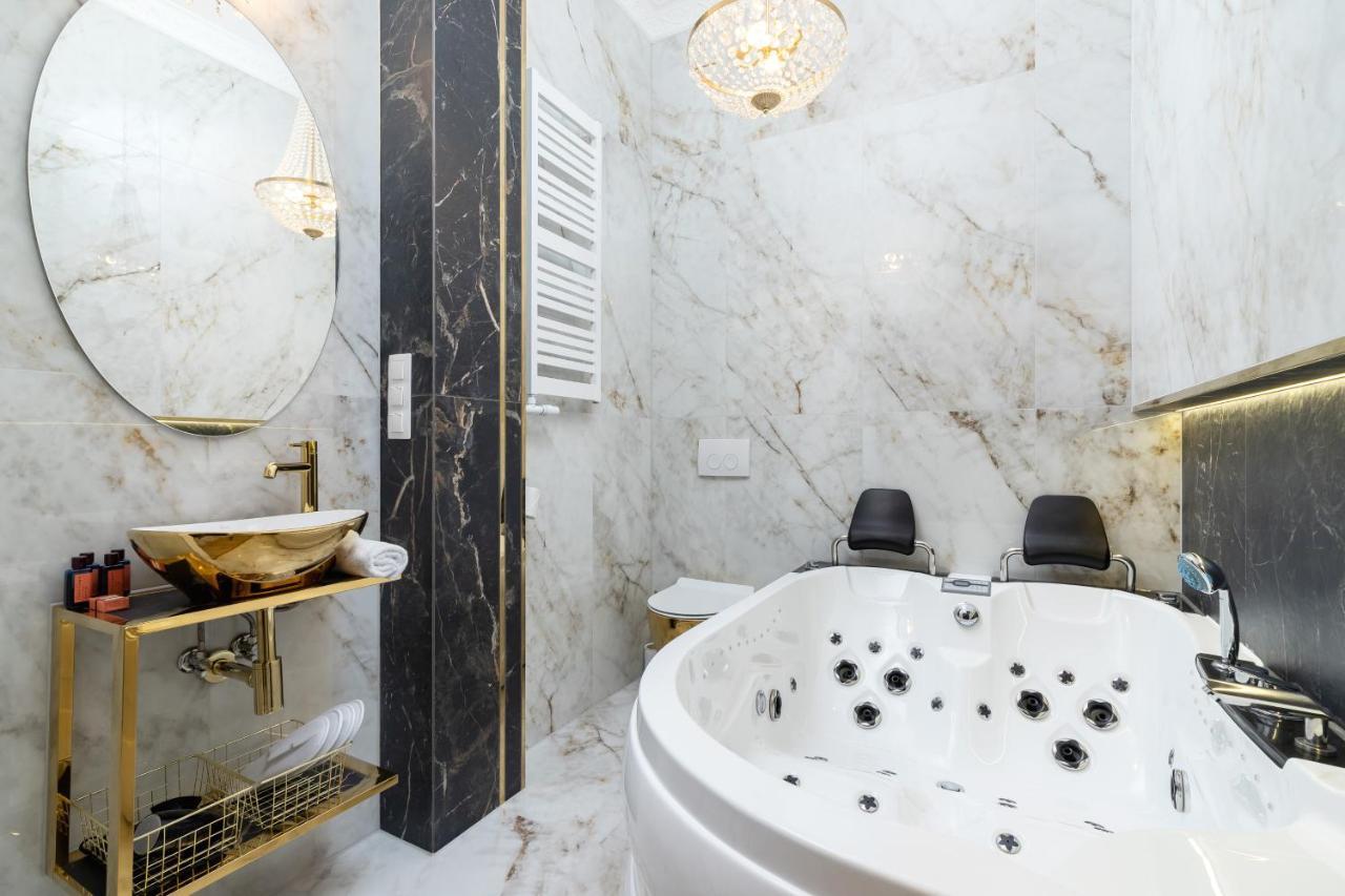 Kazimierz Studio With Jacuzzi By Renters Prestige Cracóvia Exterior foto