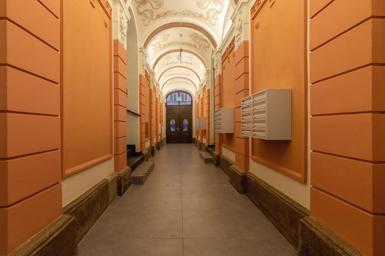 Kazimierz Studio With Jacuzzi By Renters Prestige Cracóvia Exterior foto